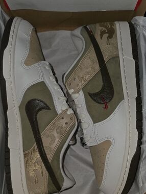 Nike Dunk Low SE "Lunar New Year" (also known as the "Year of the Horse"